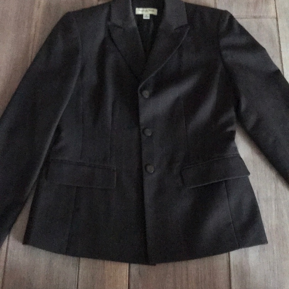 🌵Women’s size 4 suit🌵
